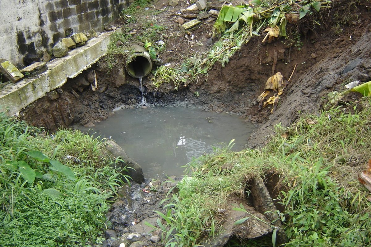 DESCARGA DE AGUA RESIDUAL EN EL SUELO NATURAL