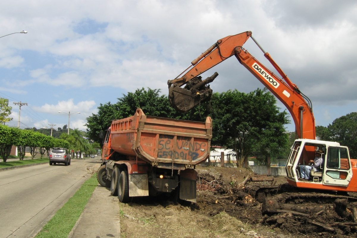LLENADO DE LOS CAMIONES