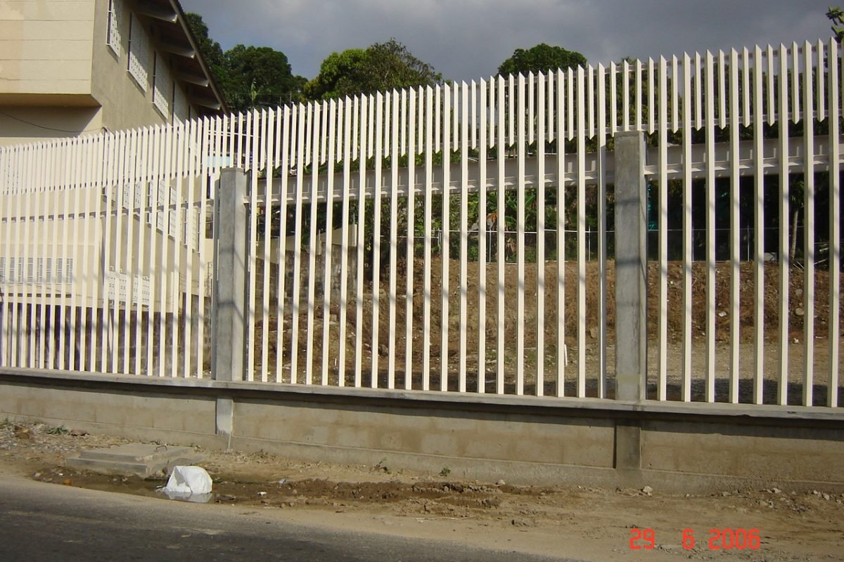 REJA FRONTAL ACABADA